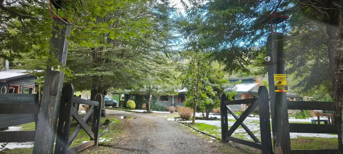 Lodge en Venta Pucón – 400 m² construidos | Orilla del Río Liucura, Sector Huife
